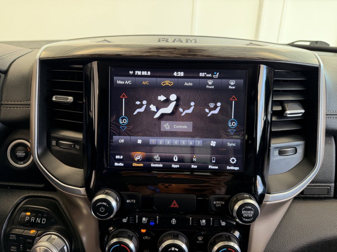 Used 2020 RAM 1500 Laramie image 19