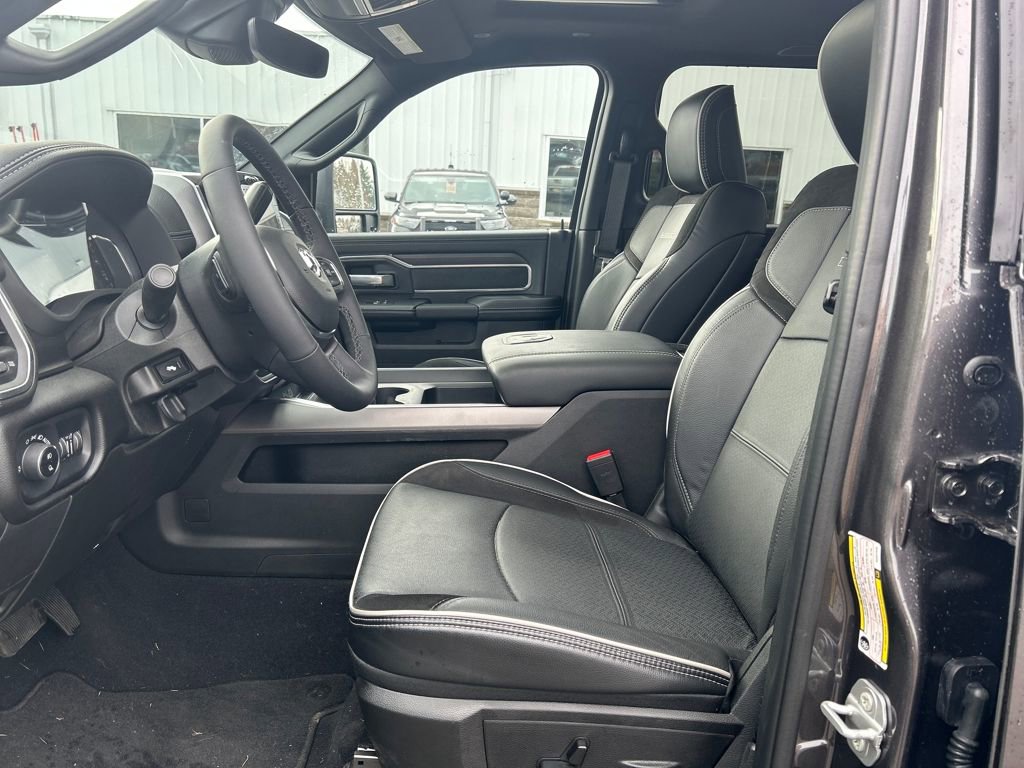 Used 2025 RAM 2500 Laramie w/ Sport Appearance Package image 5