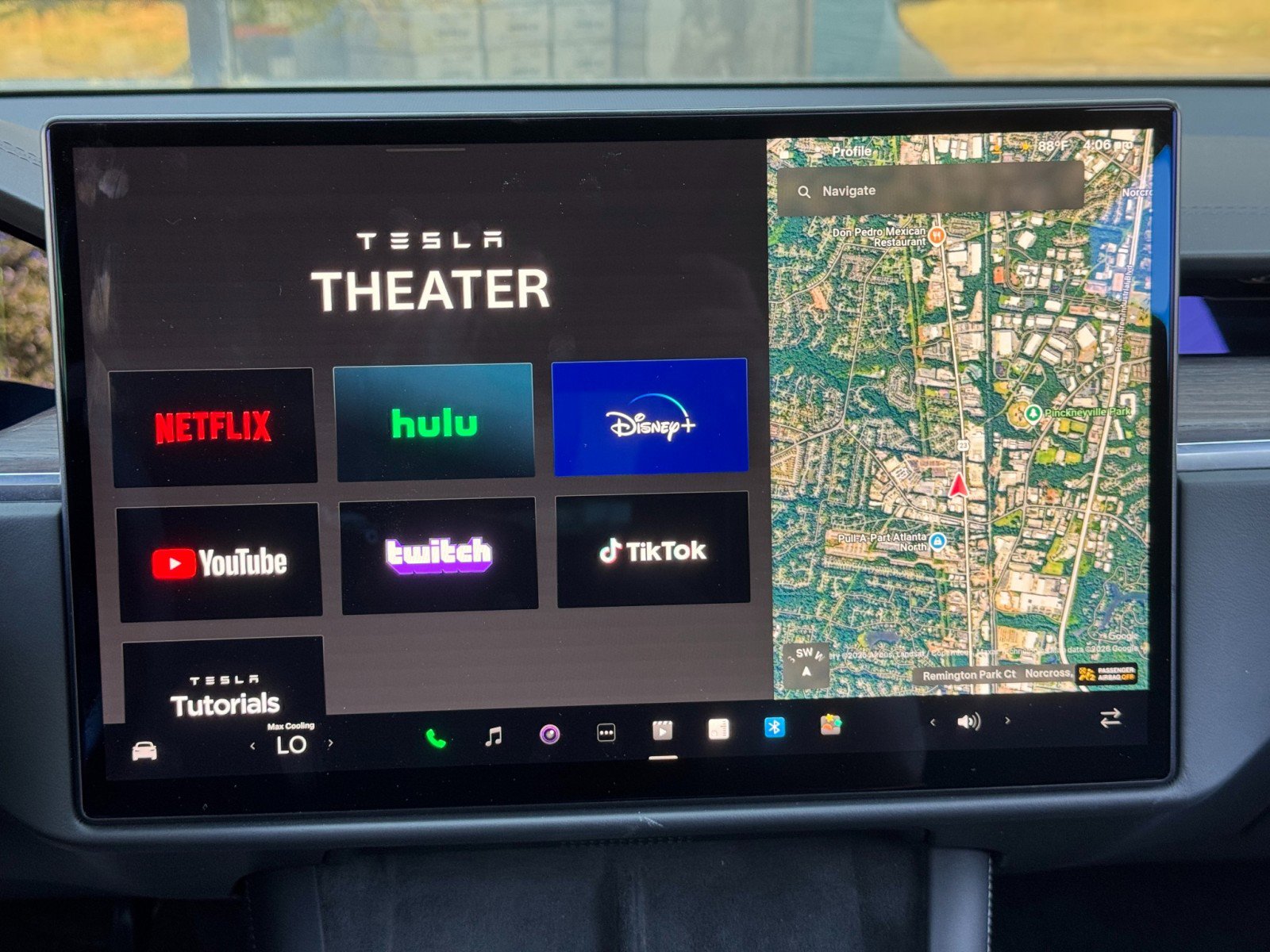 Used 2023 Tesla Model X image 34