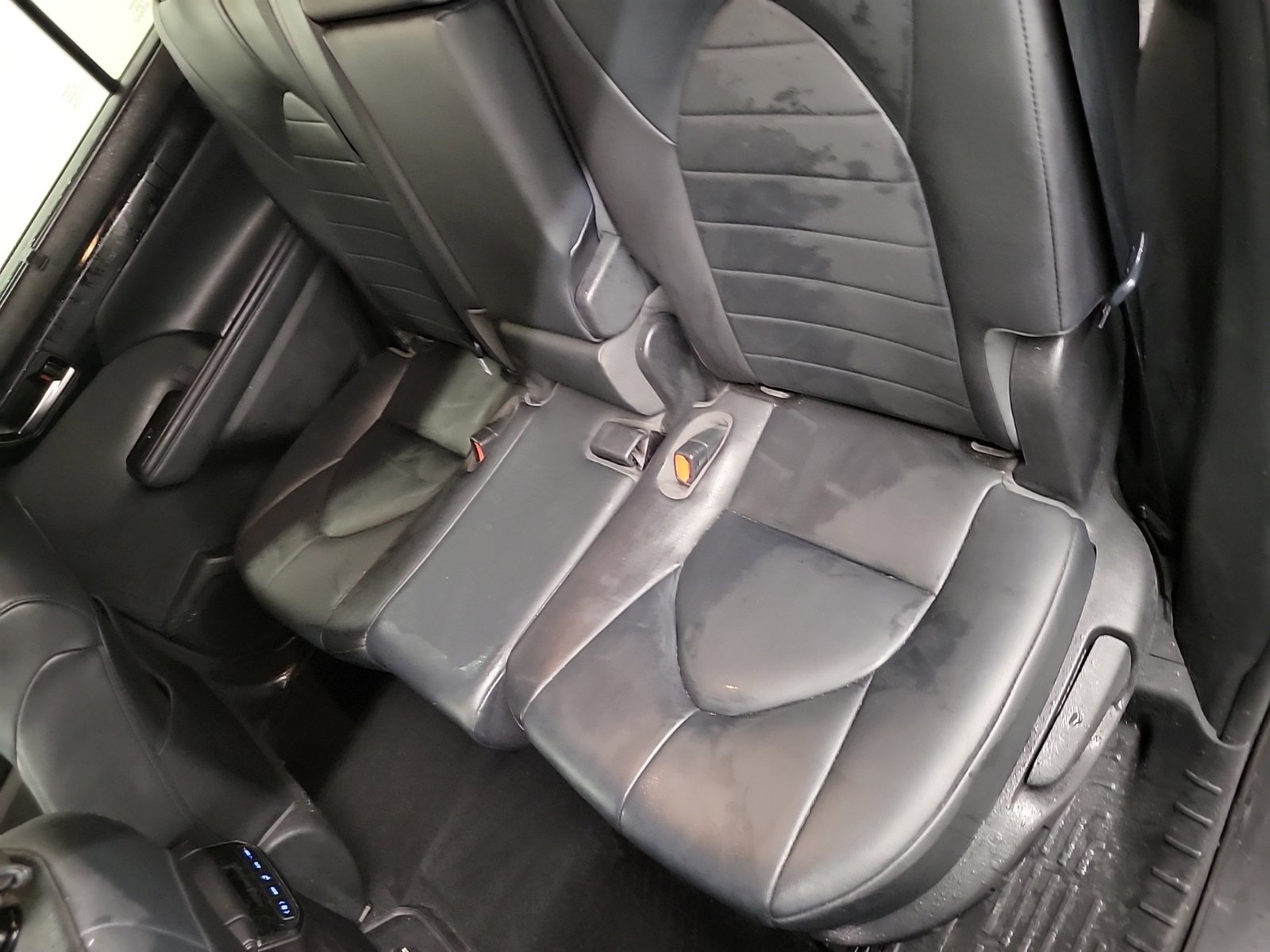 Used 2021 Toyota Highlander XLE image 14