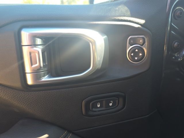Used 2021 Jeep Wrangler Unlimited Sahara AWD/4WD image 15