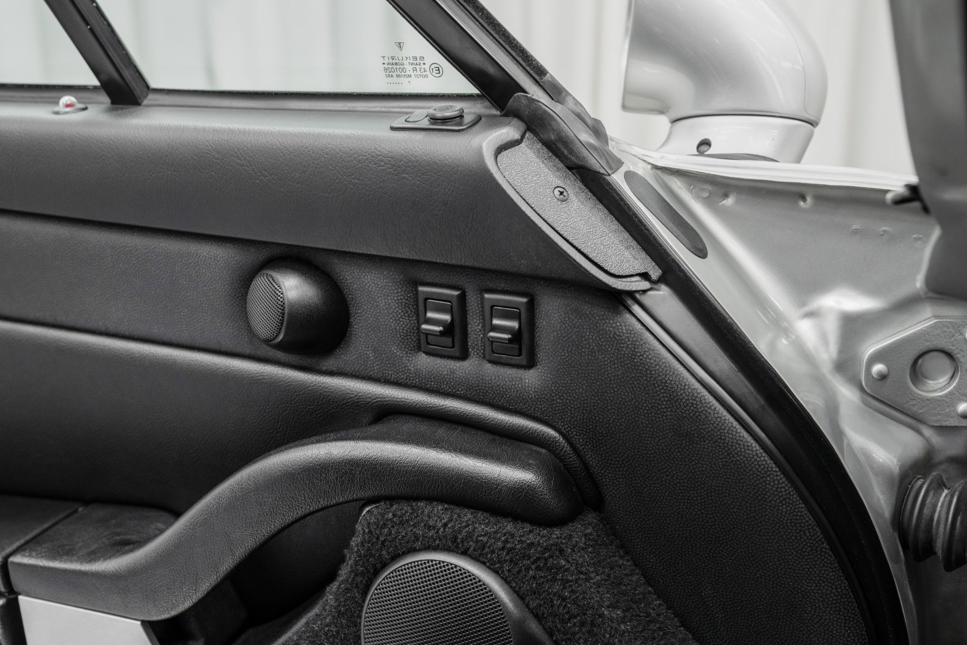 Used 1998 Porsche 911 GT3 RS image 35