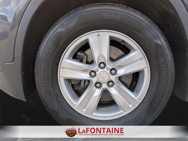 Used 2017 Chevrolet Trax LT w/ LT Convenience Package FWD image 32