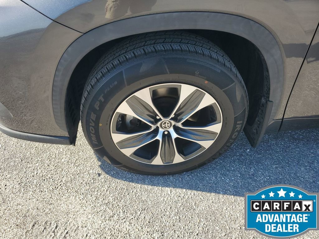 Used 2020 Toyota Highlander XLE image 18