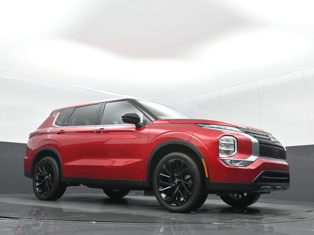 Used 2023 Mitsubishi Outlander SE image 26