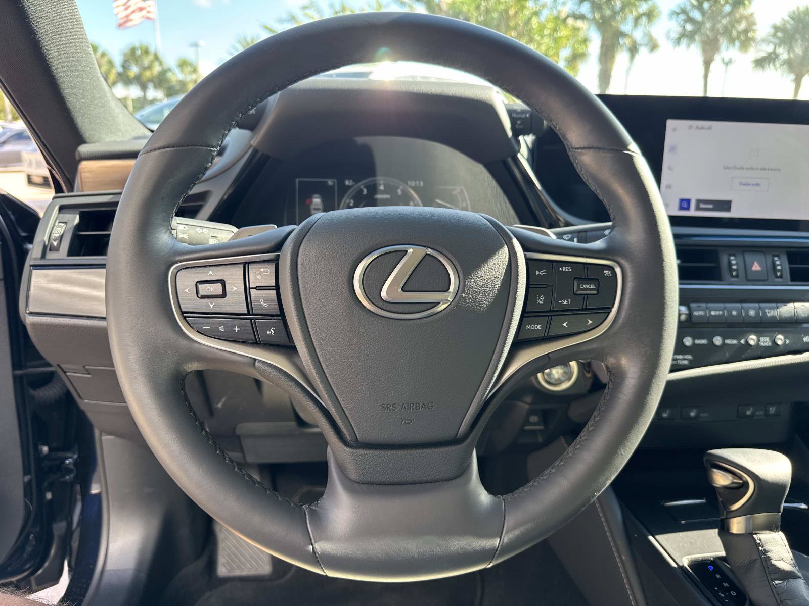 Used 2024 Lexus ES 350 w/ Premium Package FWD image 27