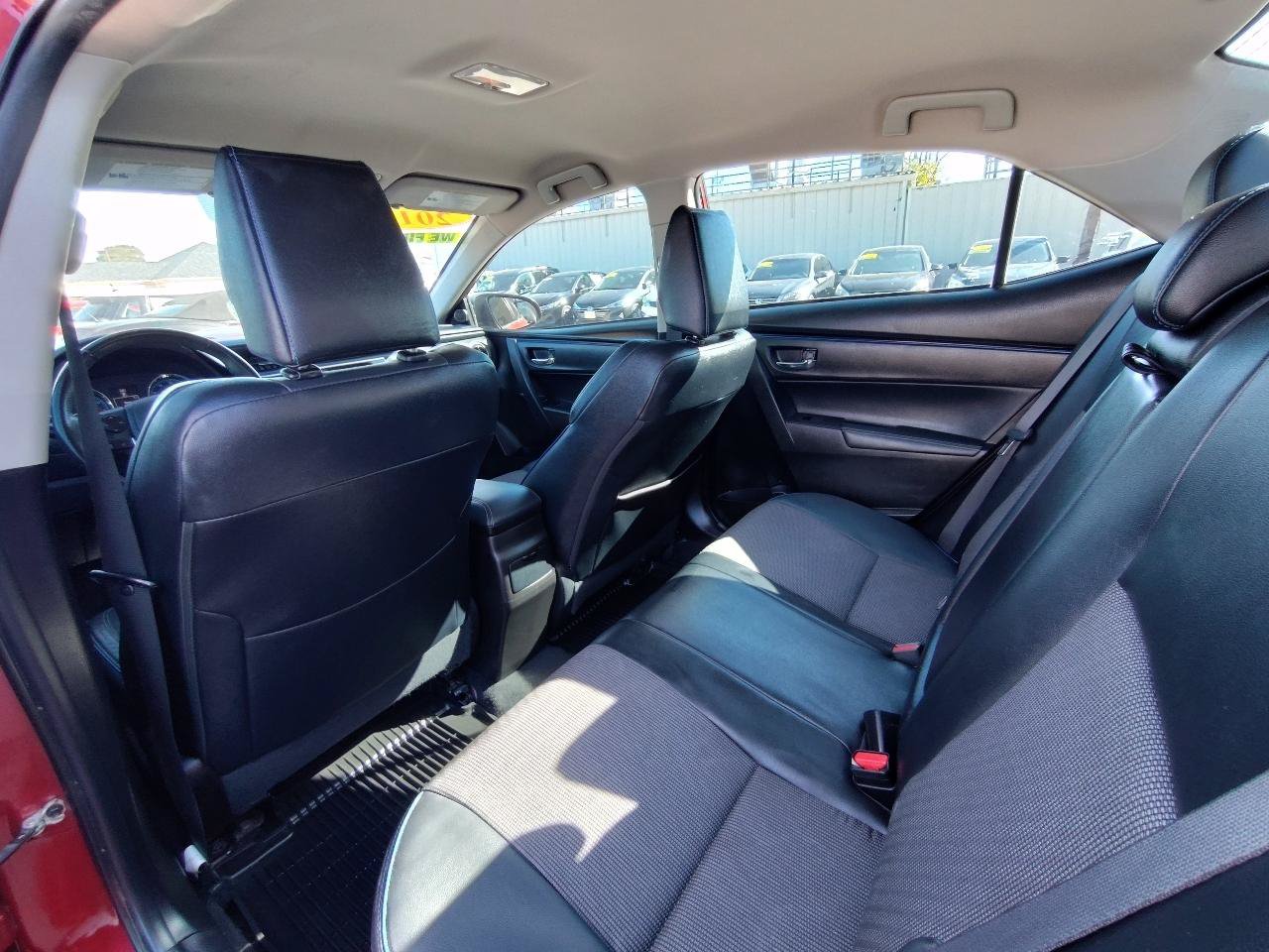 Used 2017 Toyota Corolla SE FWD image 31