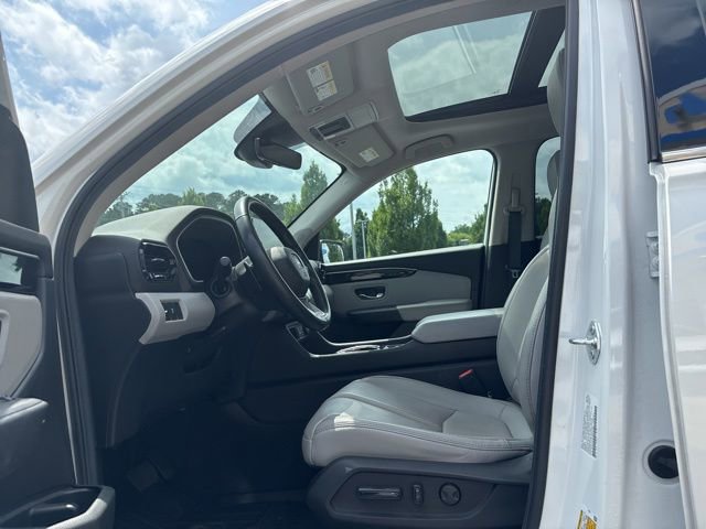 Certified 2025 Honda Pilot Touring image 12
