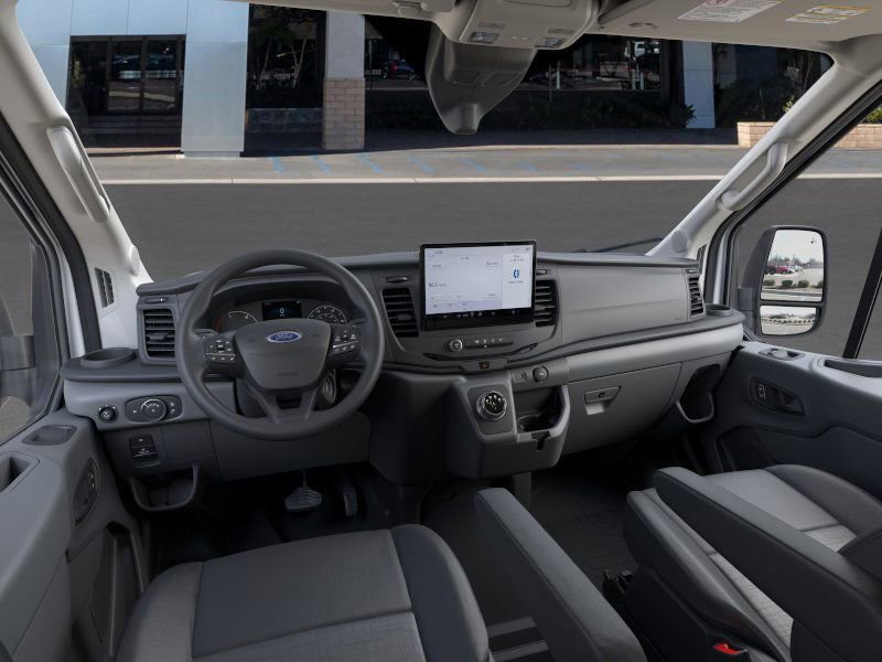 New 2025 Ford E-Transit Base image 9