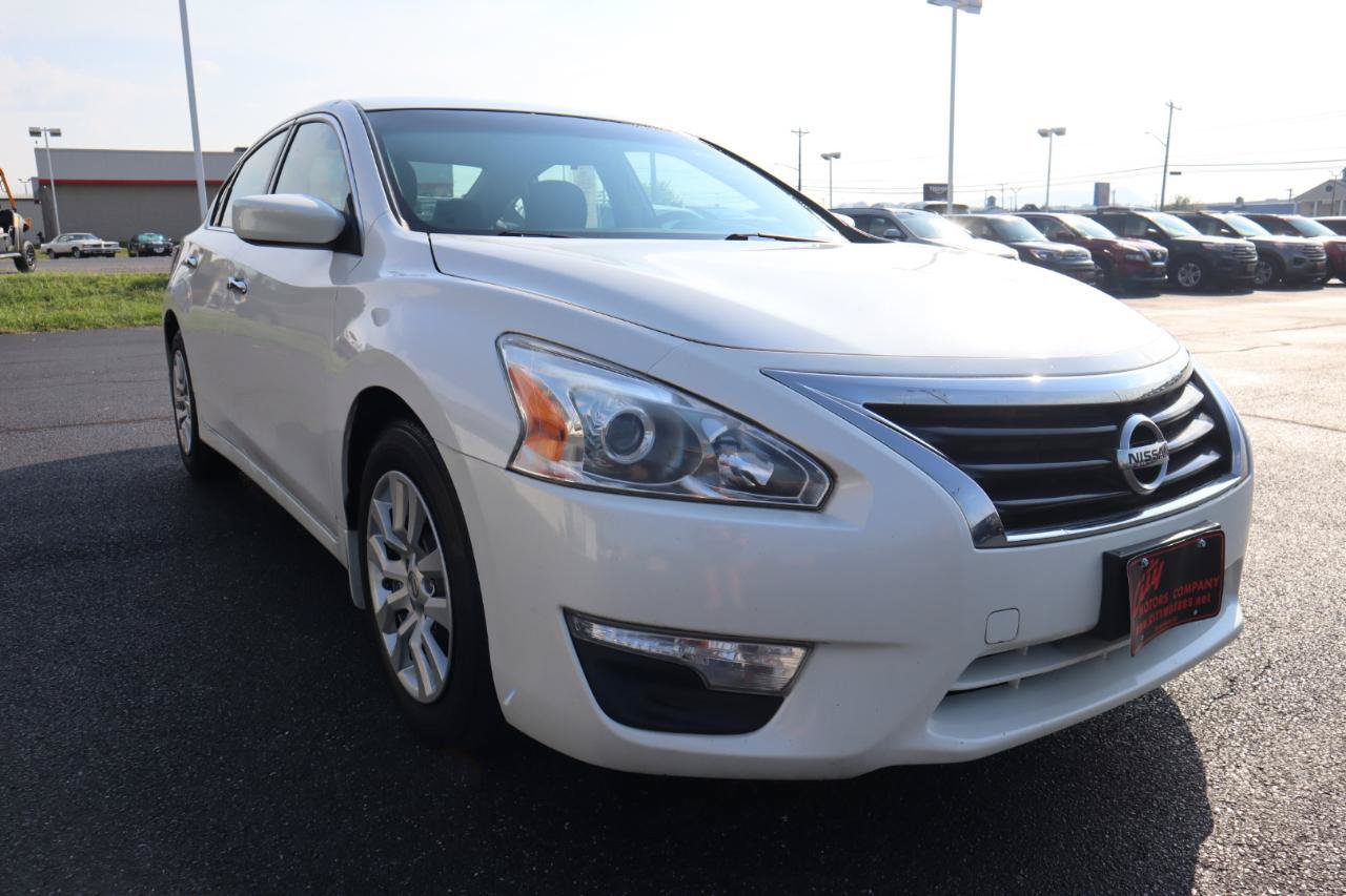 Used 2014 Nissan Altima 2.5 S w/ Display Audio Package FWD image 28