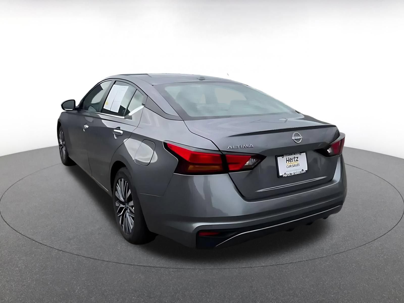 Used 2025 Nissan Altima 2.5 SV FWD image 10