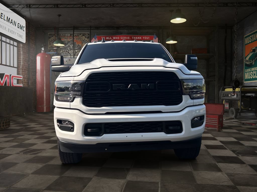 Used 2023 RAM 2500 Limited AWD/4WD image 2