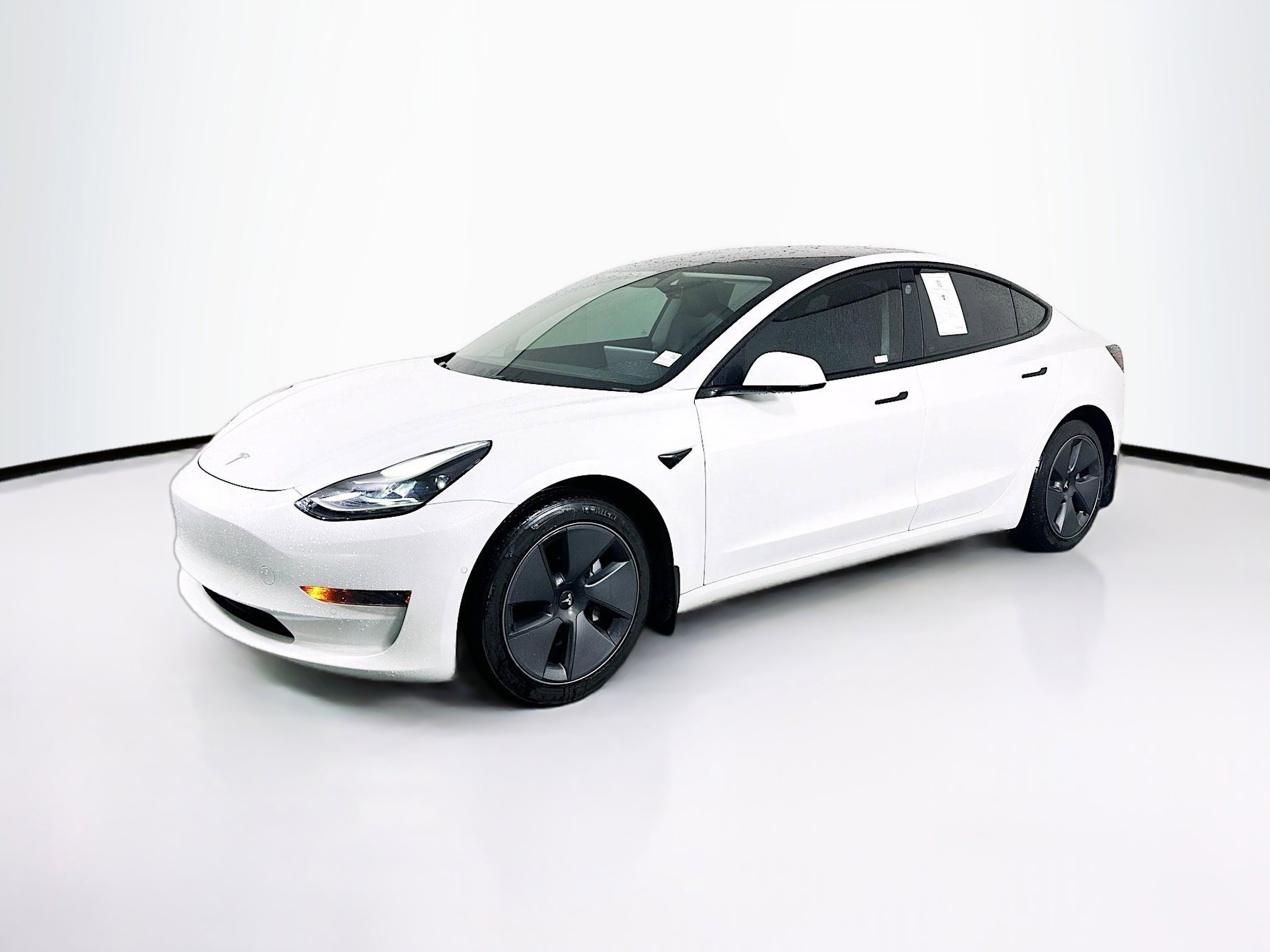 Used 2021 Tesla Model 3 Standard Range Plus image 3