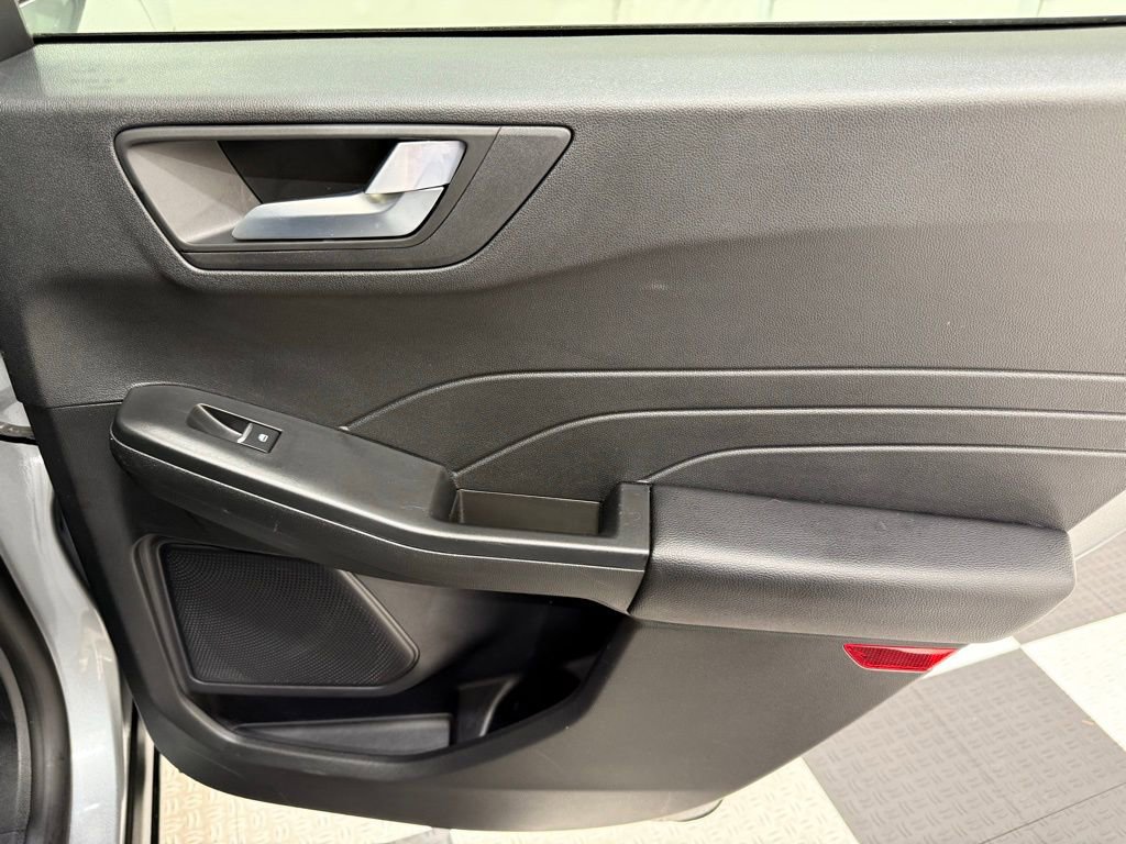New 2024 Ford Escape SE image 25
