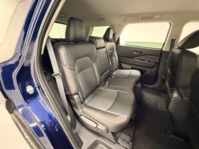 Used 2026 Nissan Pathfinder SL AWD/4WD image 21