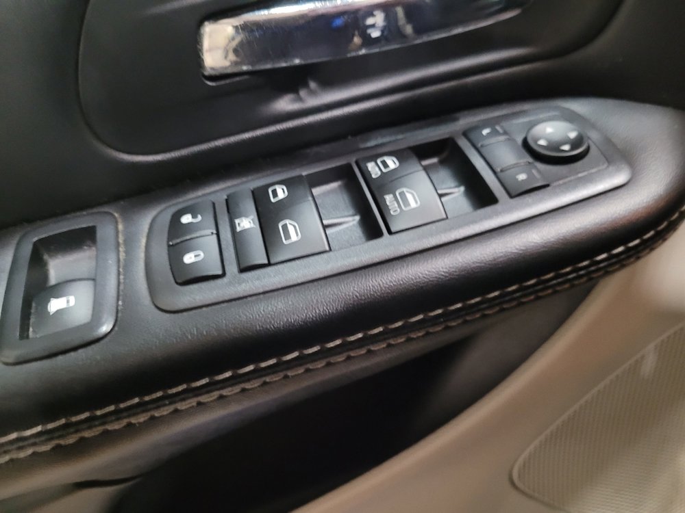 Used 2017 Dodge Grand Caravan SXT image 27