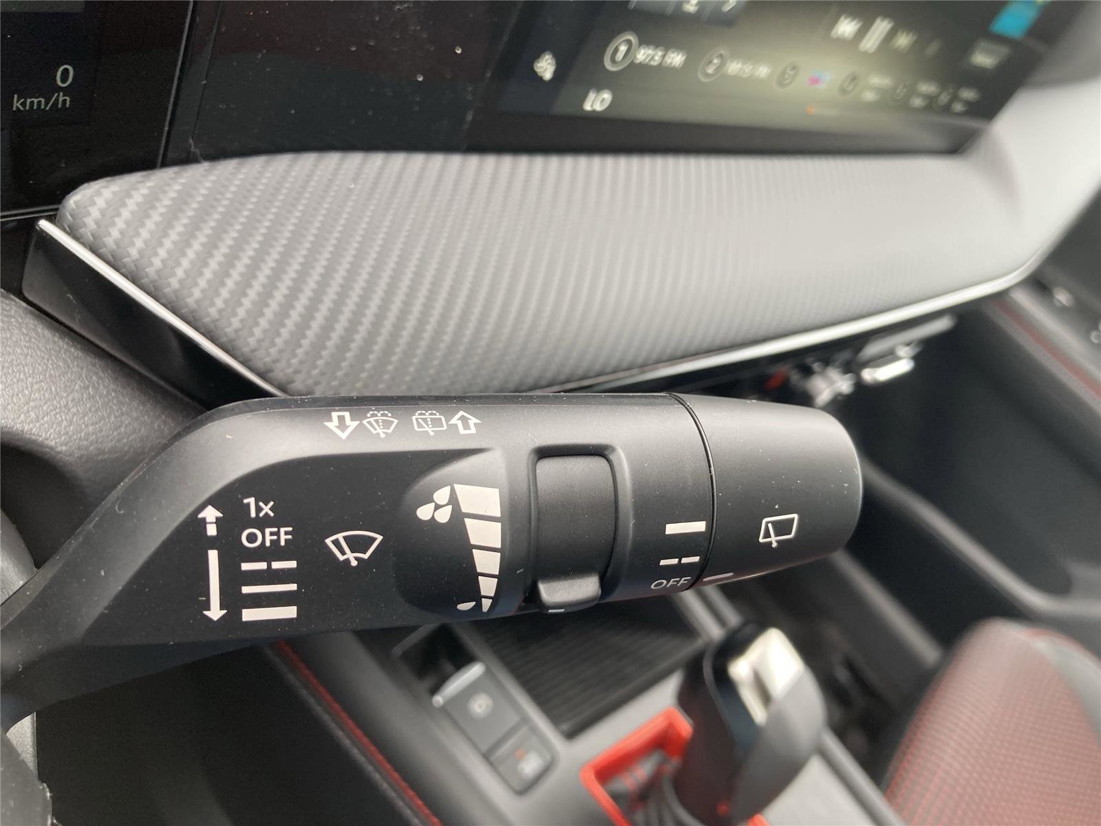 New 2025 Nissan Kicks SR image 27