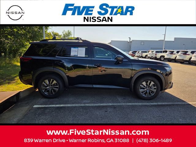 Used 2024 Nissan Pathfinder SV FWD image 11