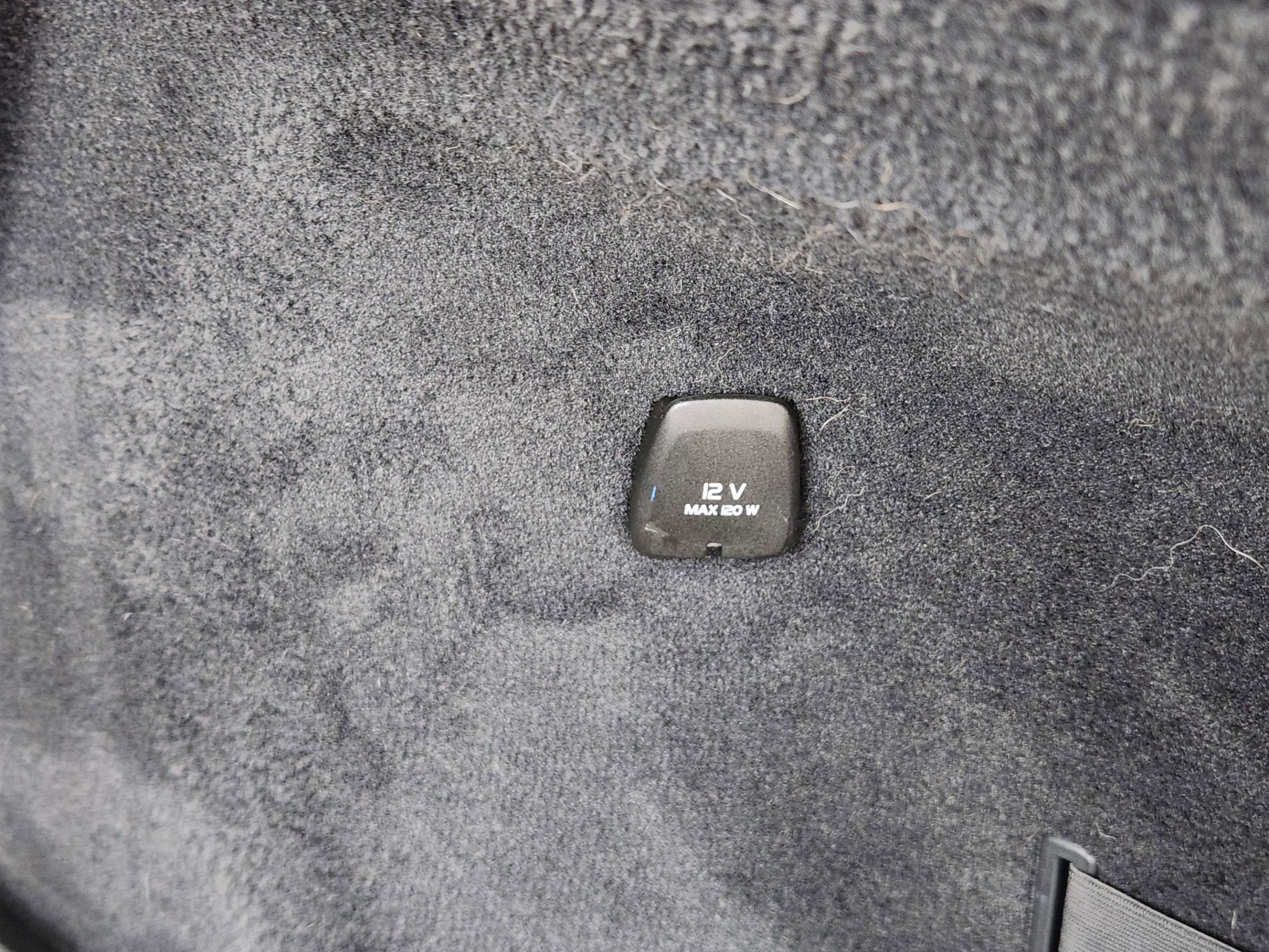 Used 2018 Volvo XC90 T6 Momentum AWD/4WD image 28