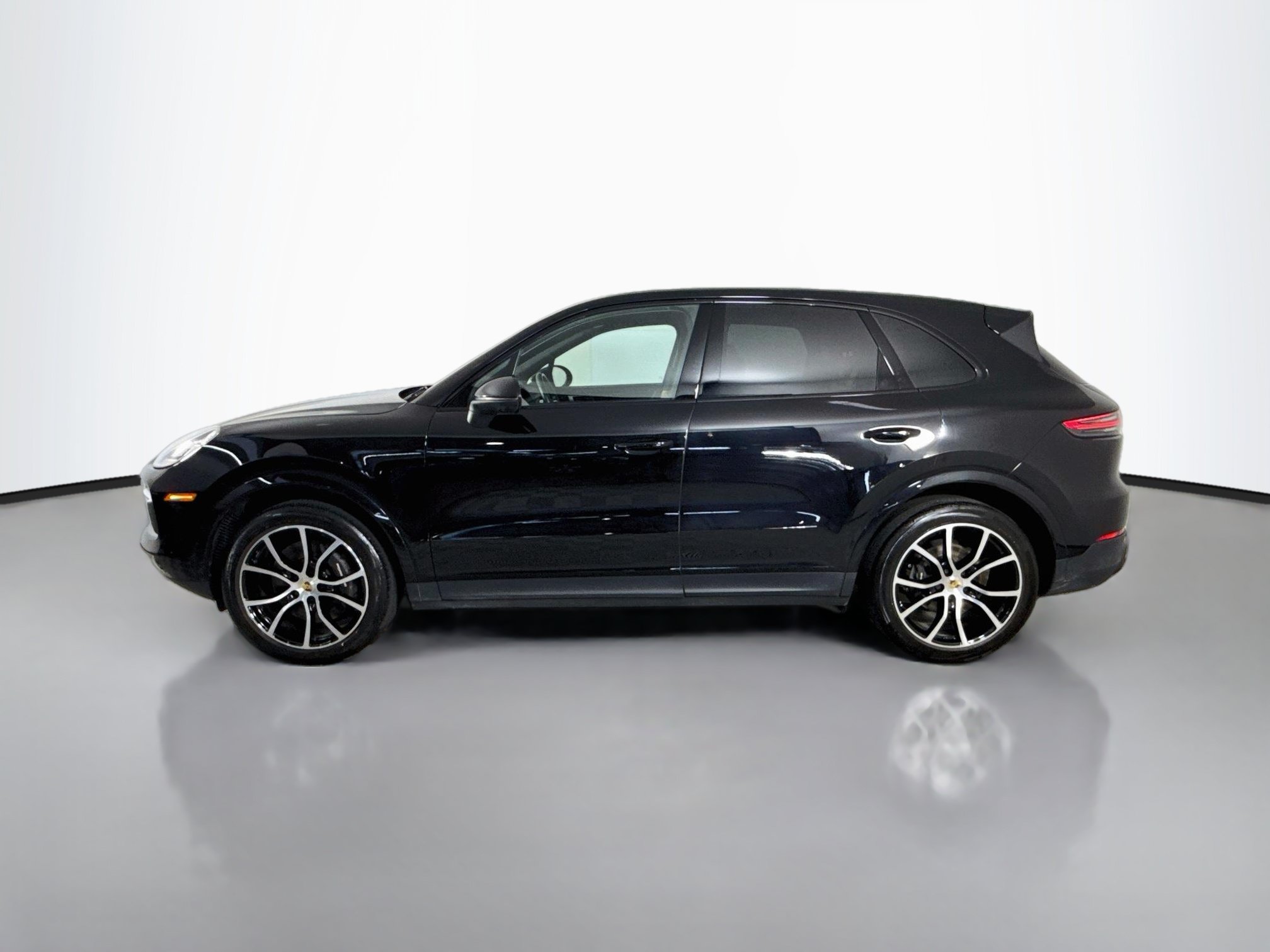 Used 2023 Porsche Cayenne AWD/4WD image 6
