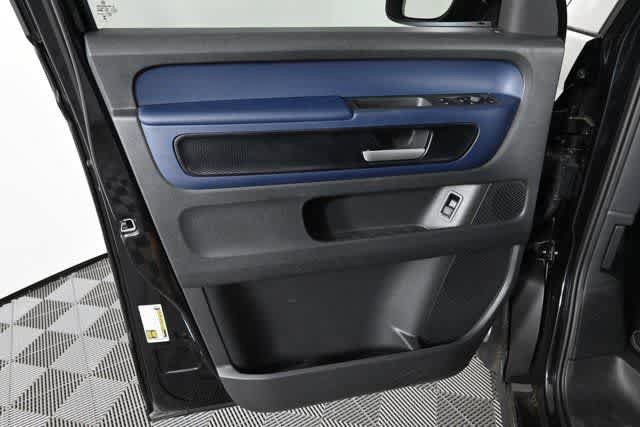 New 2025 Volkswagen ID. Buzz Pro S RWD image 21