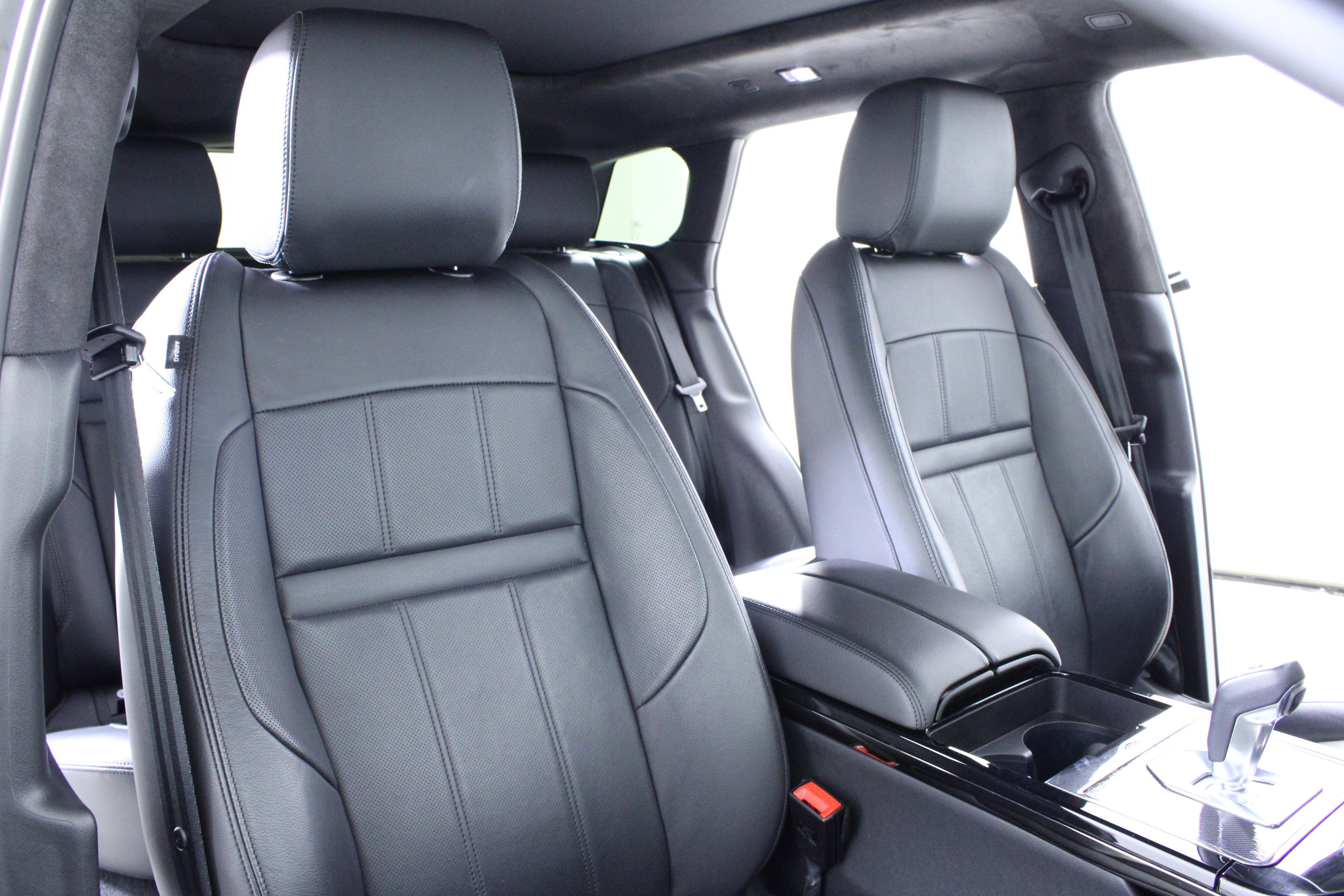 Used 2023 Land Rover Range Rover Evoque R-Dynamic SE image 16