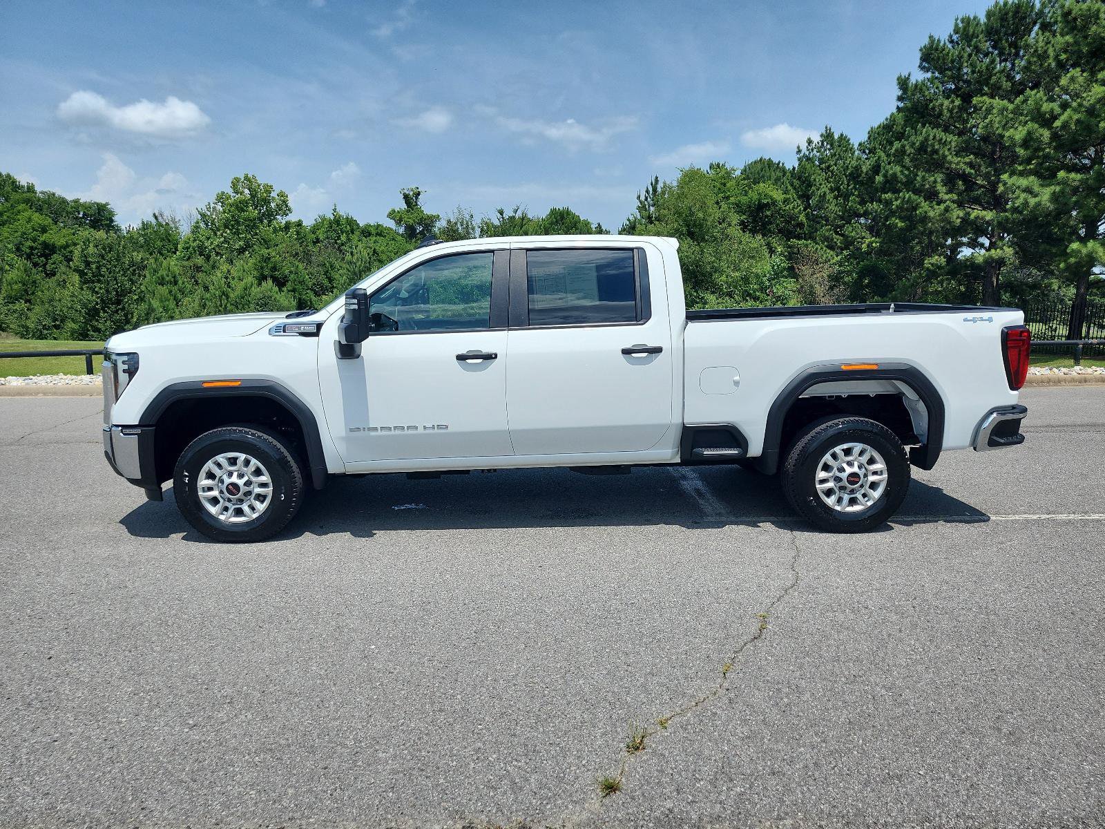 Certified 2025 GMC Sierra 2500 Pro w/ Convenience Package AWD/4WD image 2