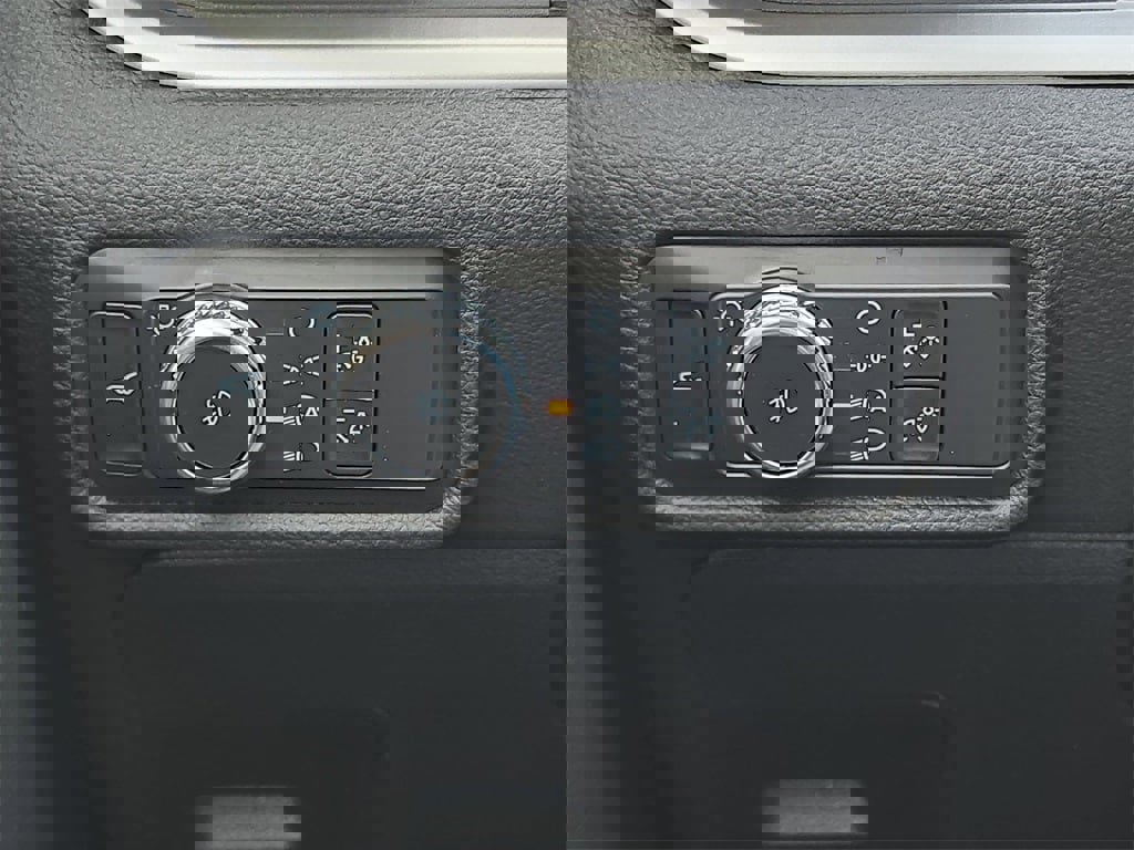 Used 2021 Ford Explorer XLT w/ Equipment Group 202A image 27