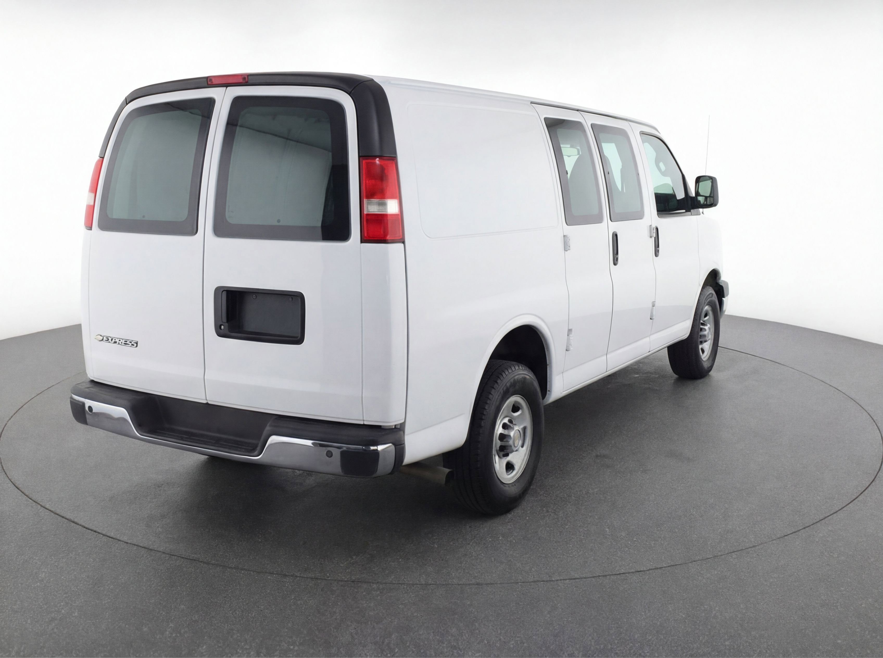 Used 2025 Chevrolet Express 3500 LT w/ LT Preferred Equipment Group image 9