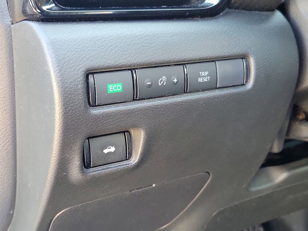 Used 2024 Nissan Sentra SV FWD image 16