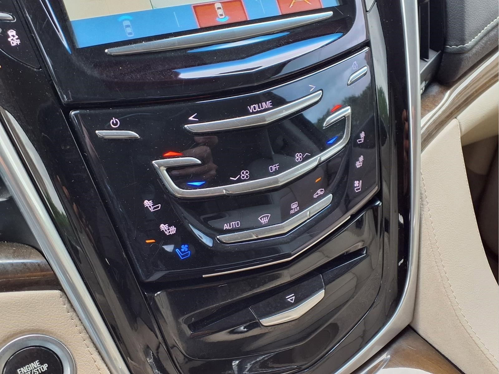 Used 2019 Cadillac Escalade ESV Premium Luxury RWD image 20