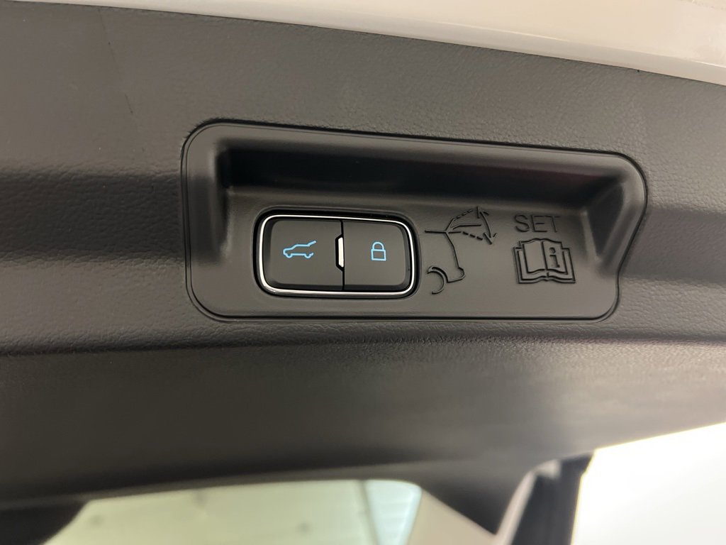 New 2025 Ford Explorer Active w/ Active Comfort Package image 33