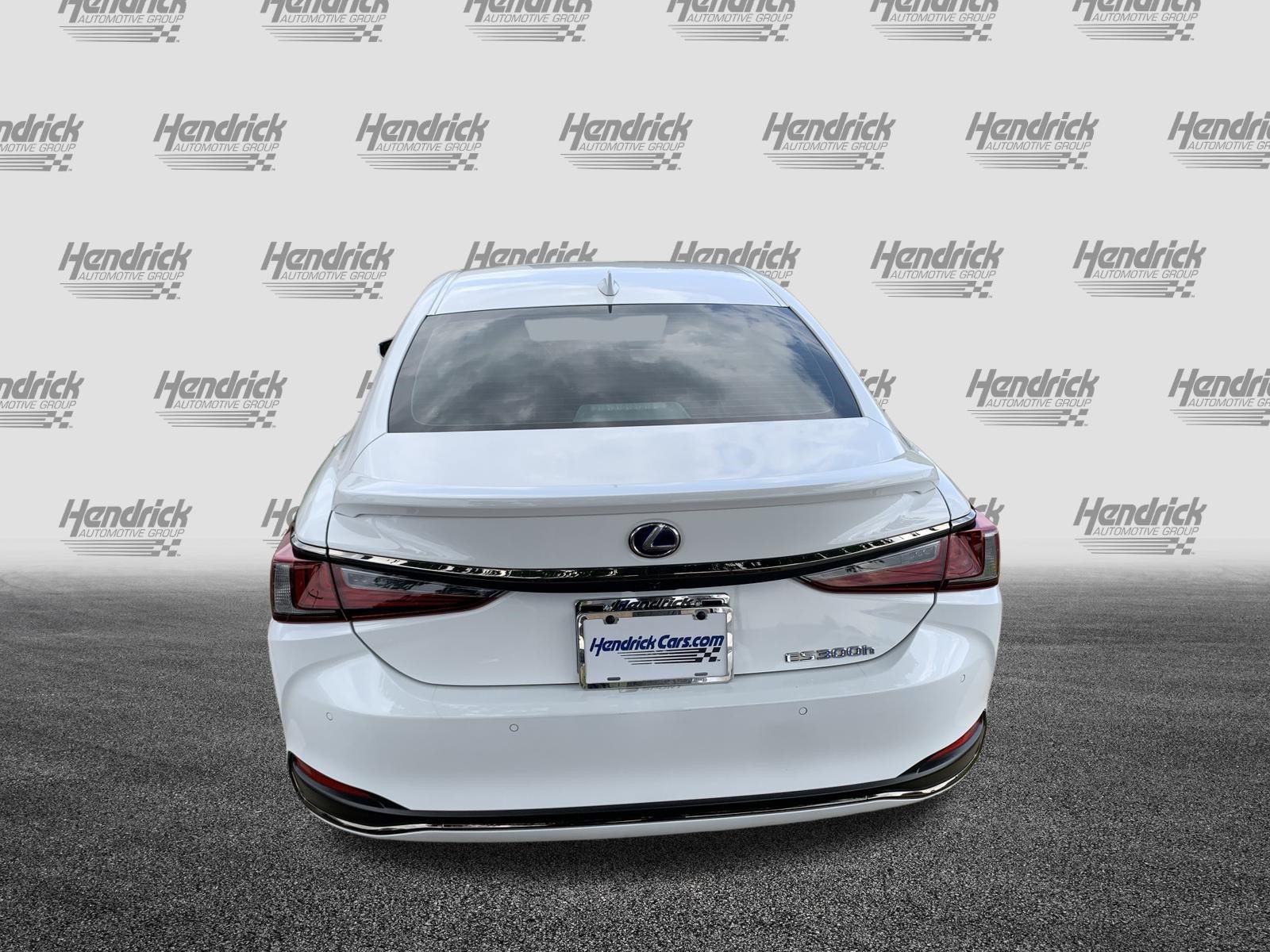 Used 2022 Lexus ES 300h F Sport w/ Accessory Package 2 FWD image 9