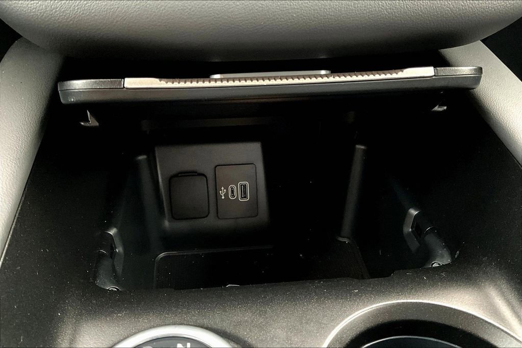 Certified 2025 Ford Explorer Active image 27