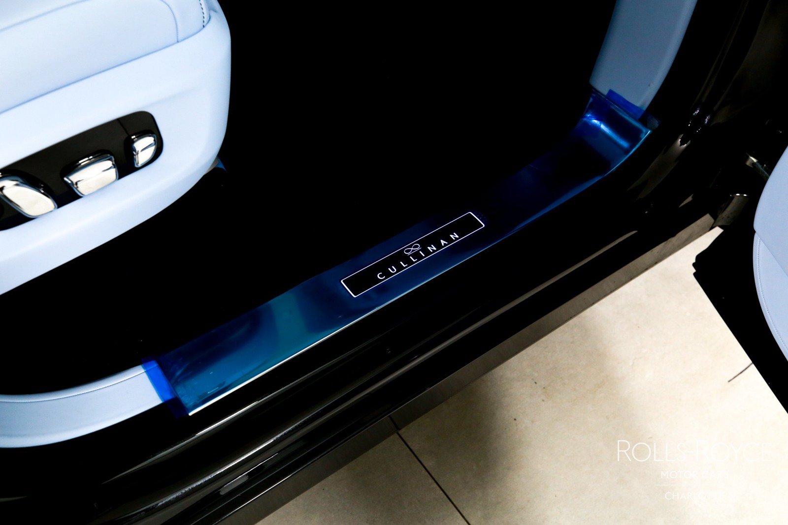 New 2027 Rolls-Royce Cullinan Black Badge AWD/4WD image 35