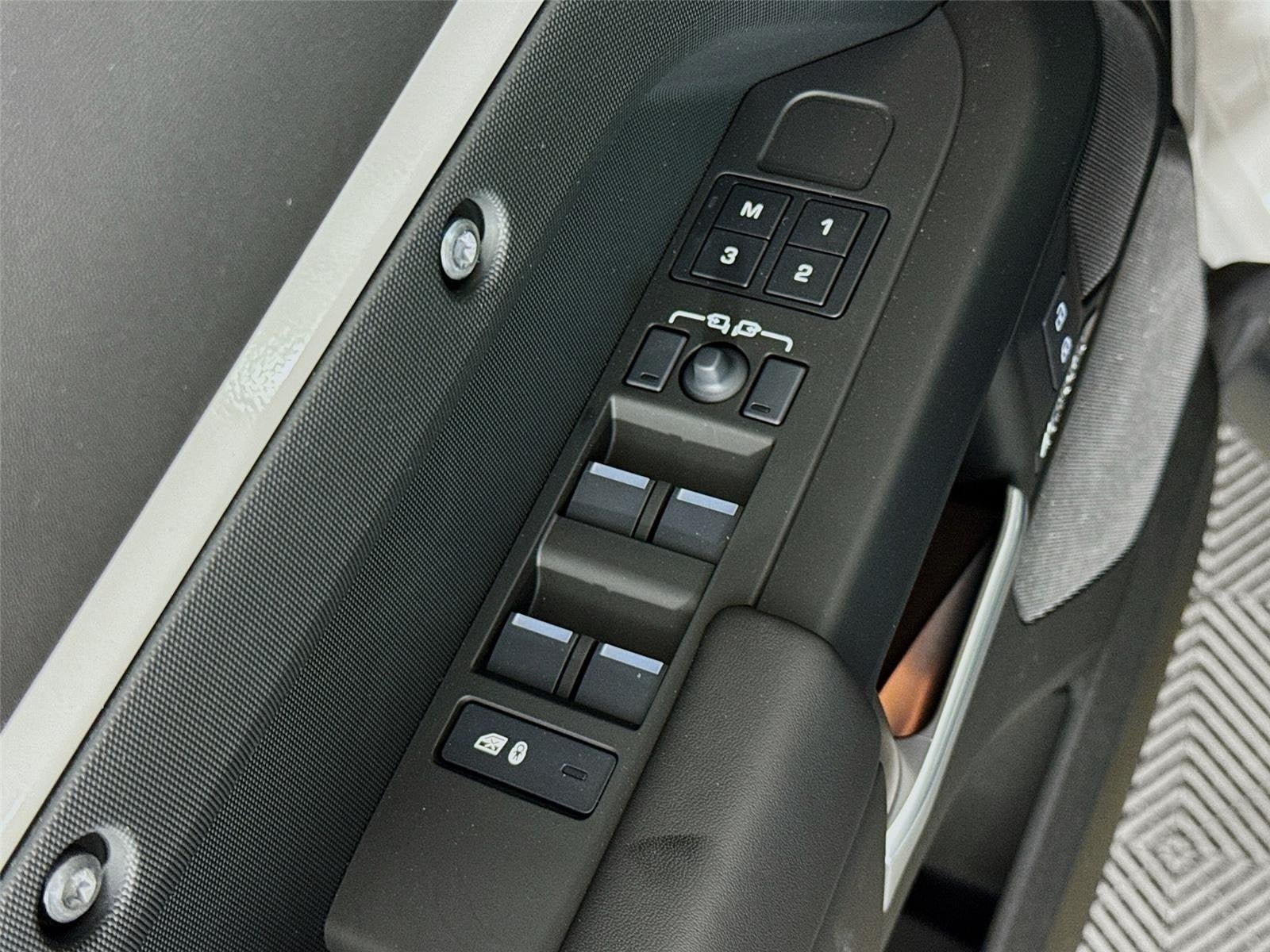 New 2026 Land Rover Defender 110 X-Dynamic SE AWD/4WD image 20