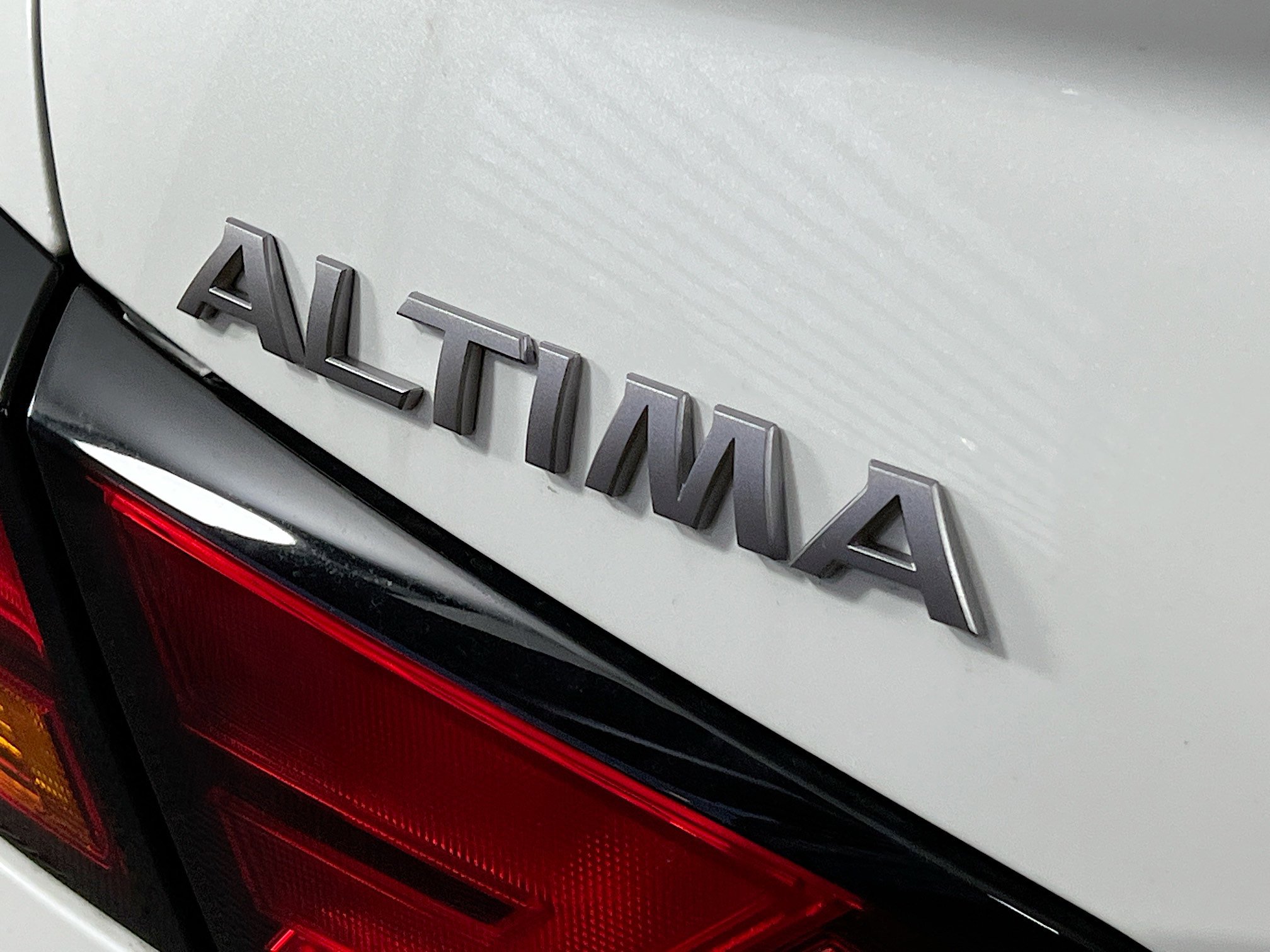 New 2025 Nissan Altima 2.5 SR image 32