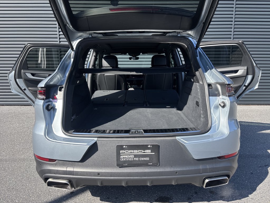 Certified 2026 Porsche Cayenne AWD/4WD image 31