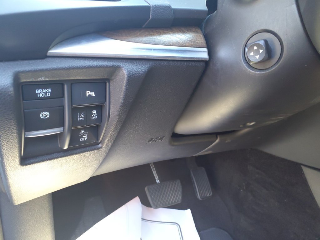 Used 2020 Acura MDX w/ Technology Package AWD/4WD image 25