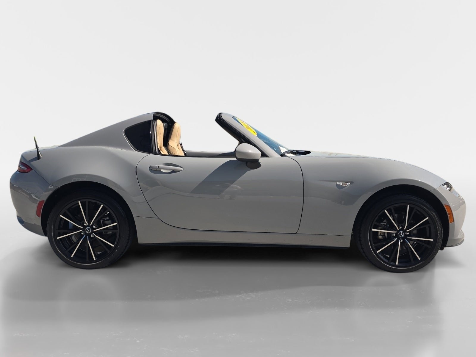Used 2024 MAZDA MX-5 Miata RF Grand Touring image 2