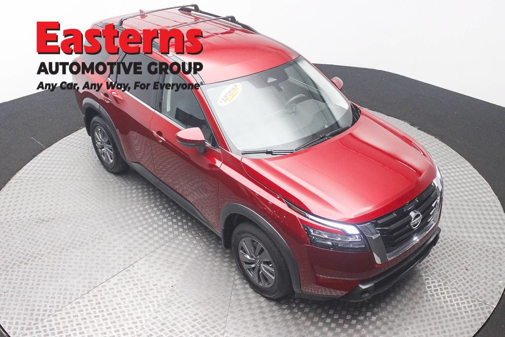 Used 2024 Nissan Pathfinder SV AWD/4WD image 3