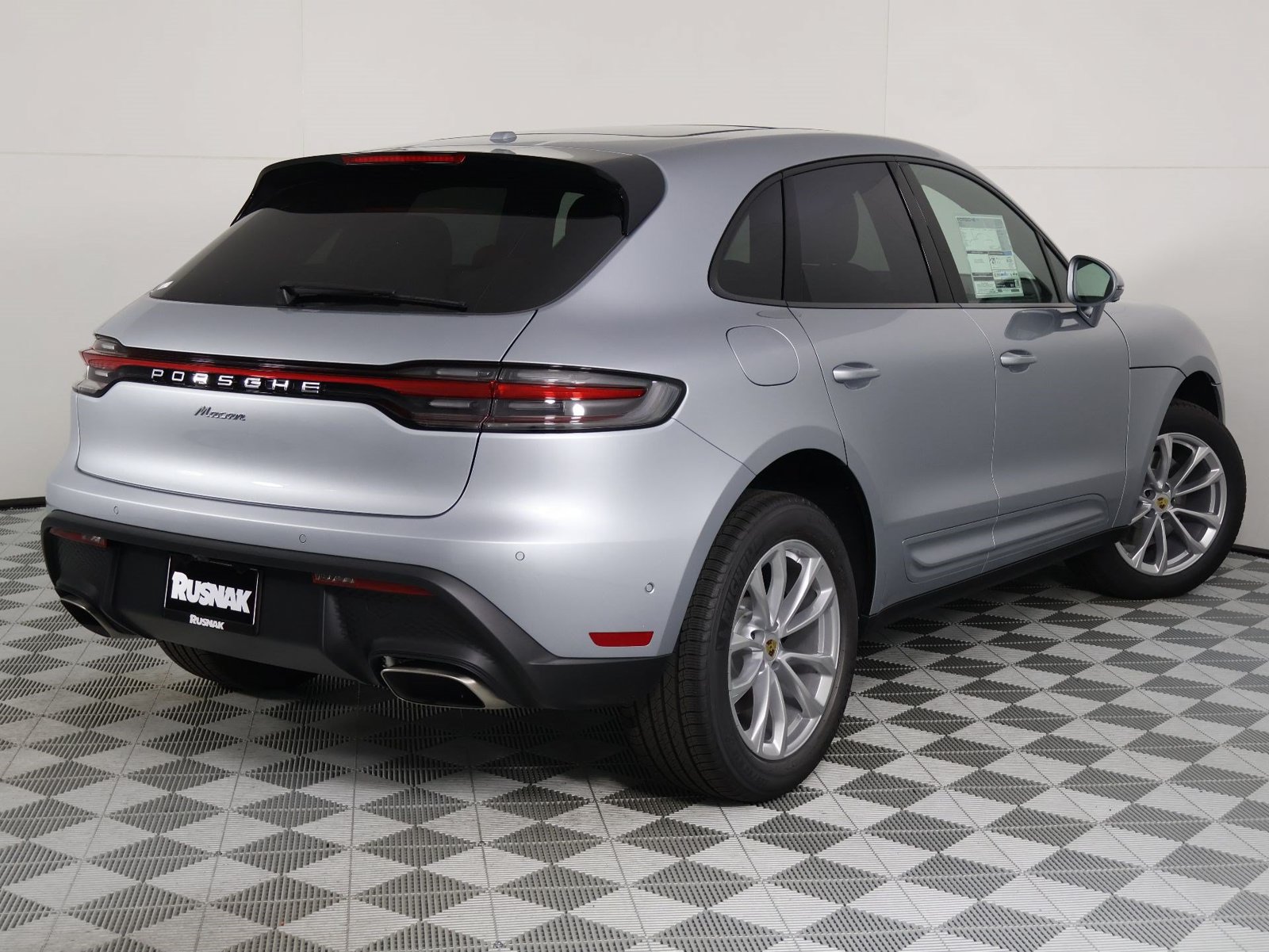 New 2026 Porsche Macan AWD/4WD image 7