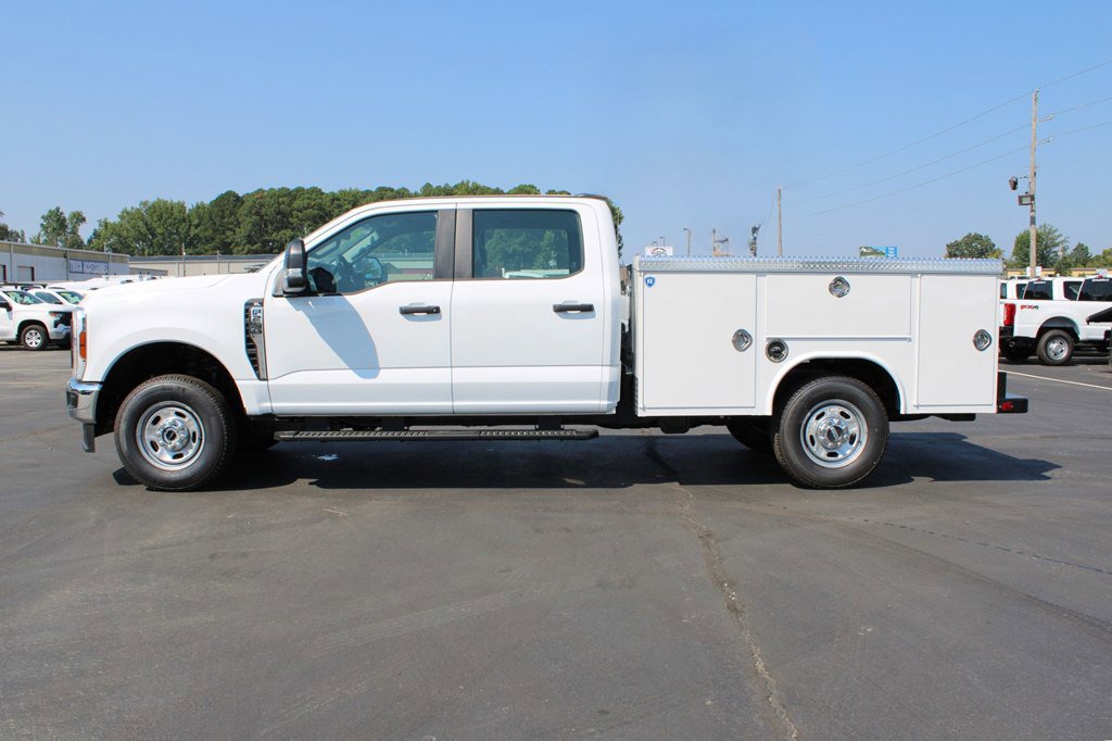 Used 2024 Ford F250 XL w/ XL Chrome Package image 6