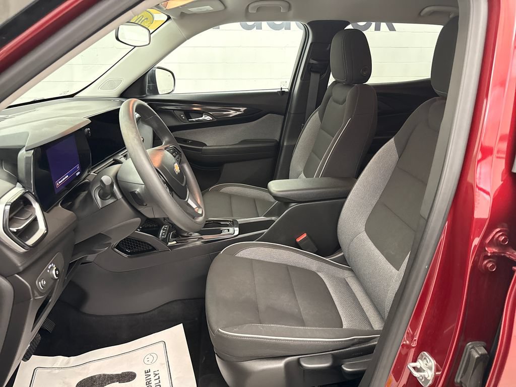 Used 2024 Chevrolet TrailBlazer LS w/ LS Convenience Package FWD image 10
