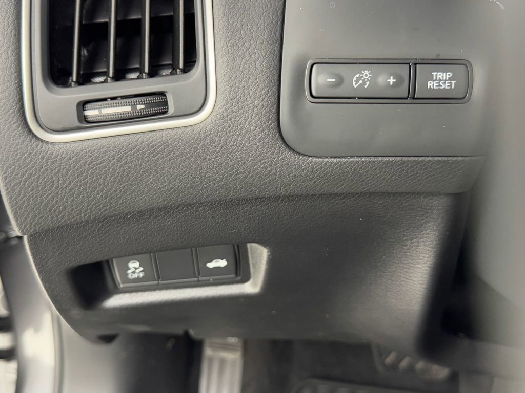 Used 2022 INFINITI Q50 Sensory image 26