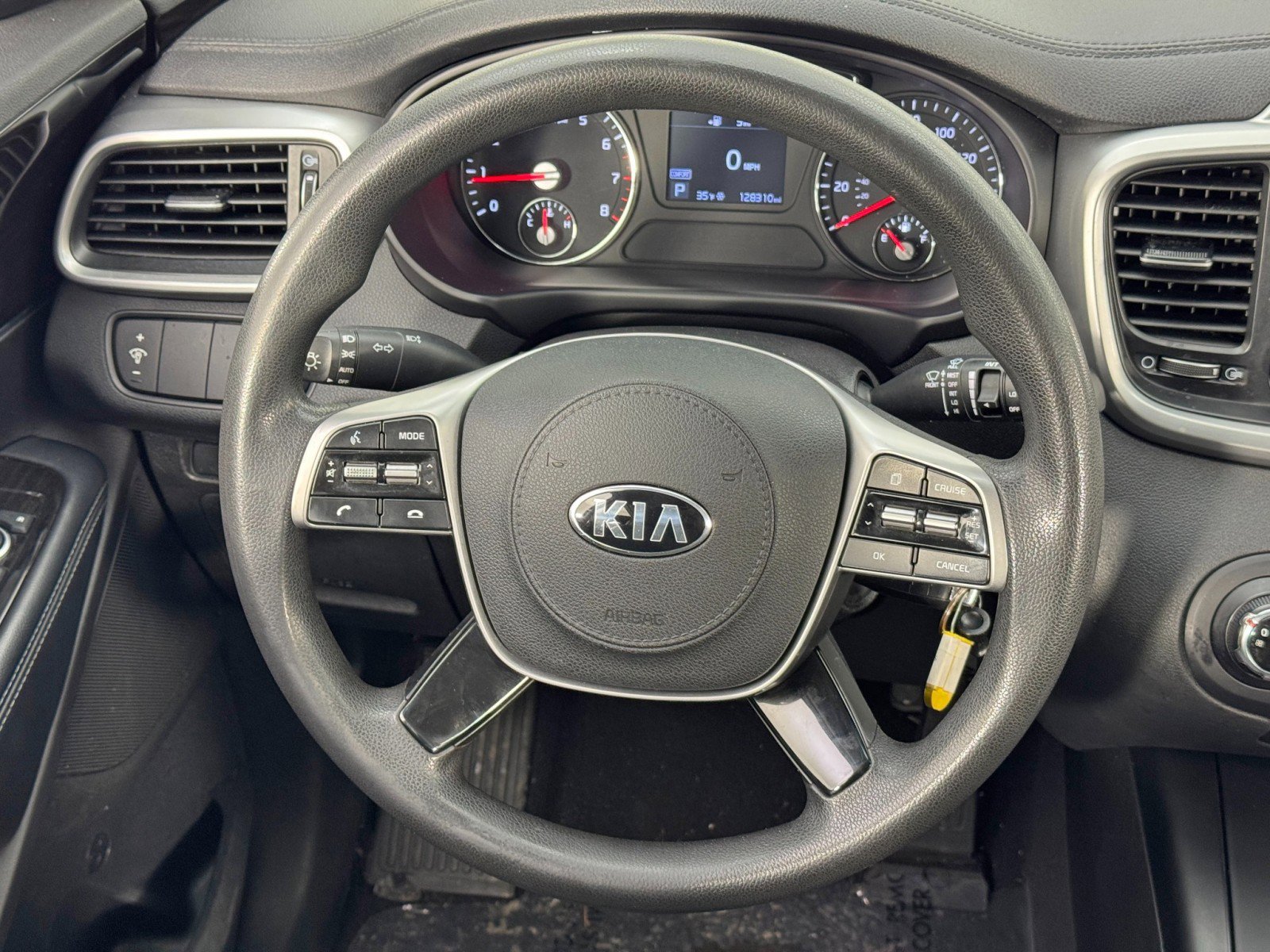 Used 2020 Kia Sorento LX image 17