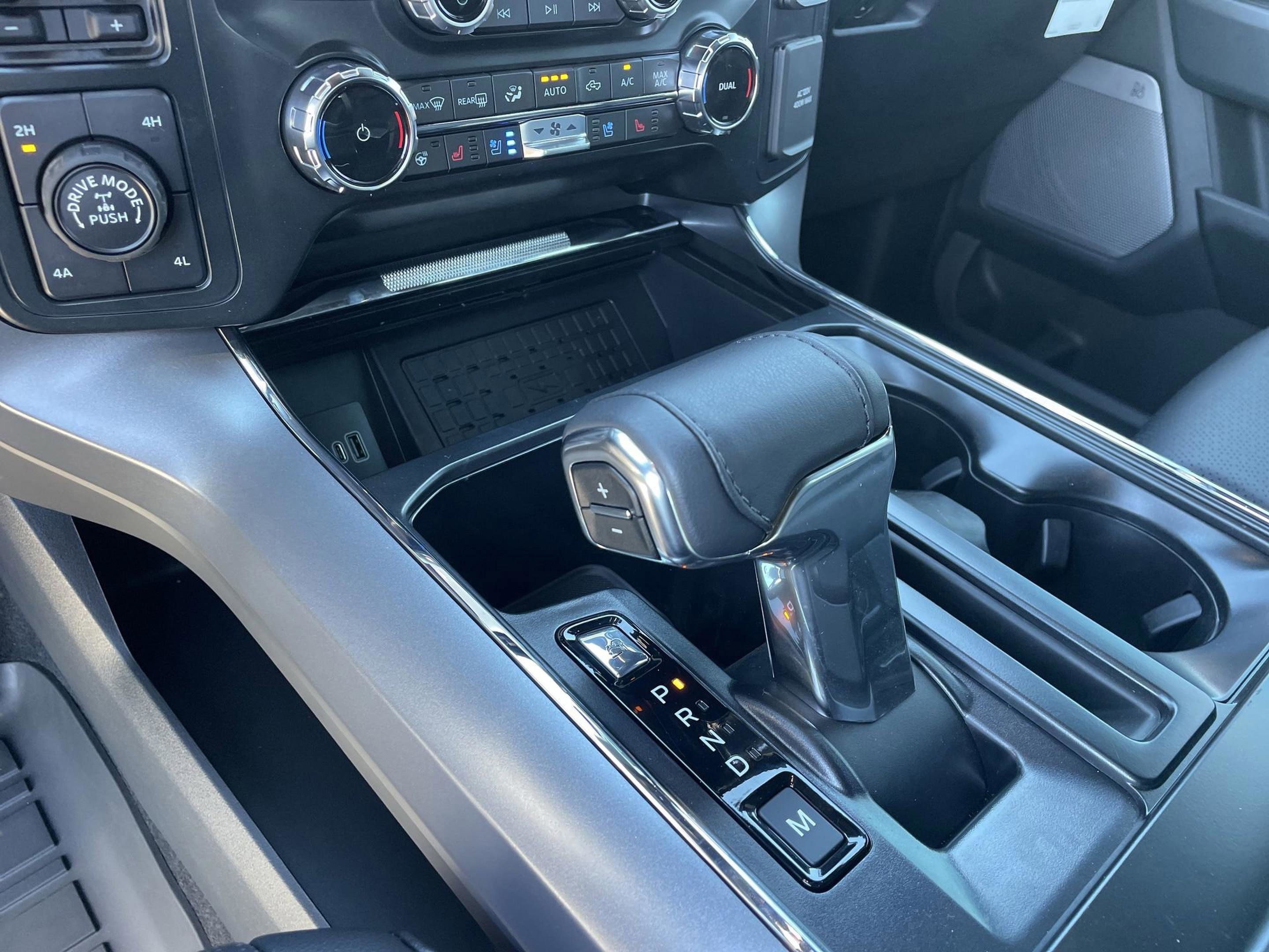 New 2025 Ford F150 Lariat w/ Equipment Group 501A Mid image 15