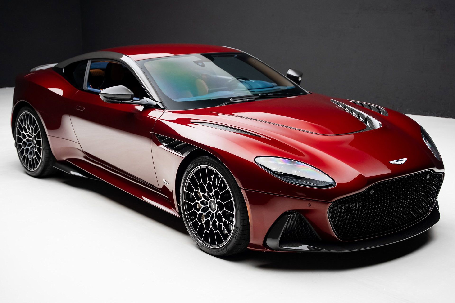 Used 2023 Aston Martin DBS Coupe image 46