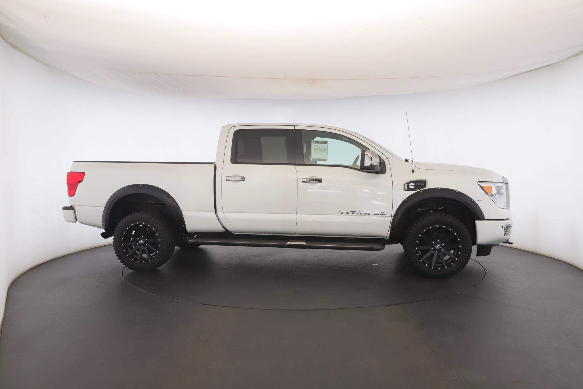 Used 2017 Nissan Titan Platinum Reserve AWD/4WD image 25