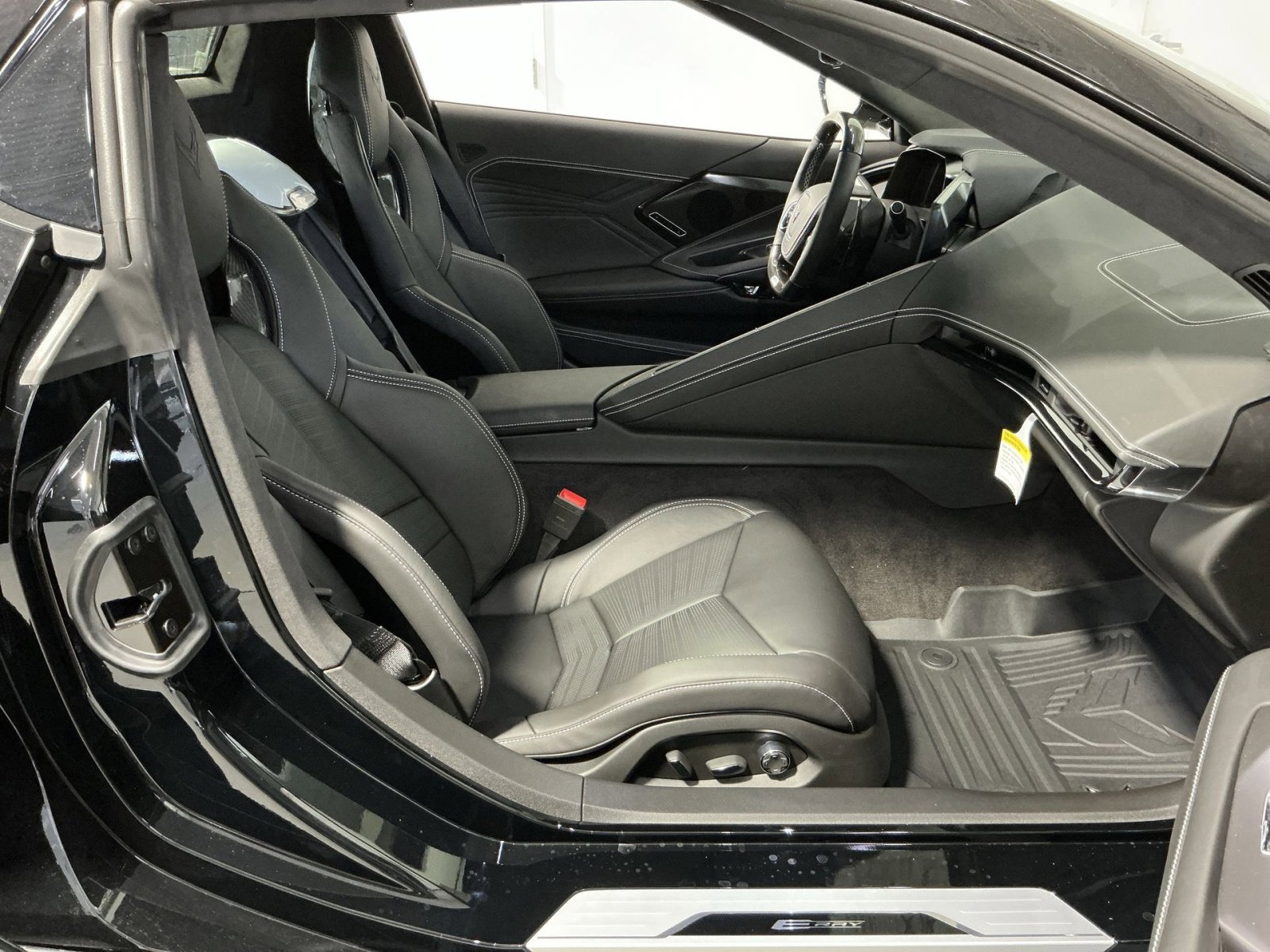 New 2025 Chevrolet Corvette E-Ray image 32